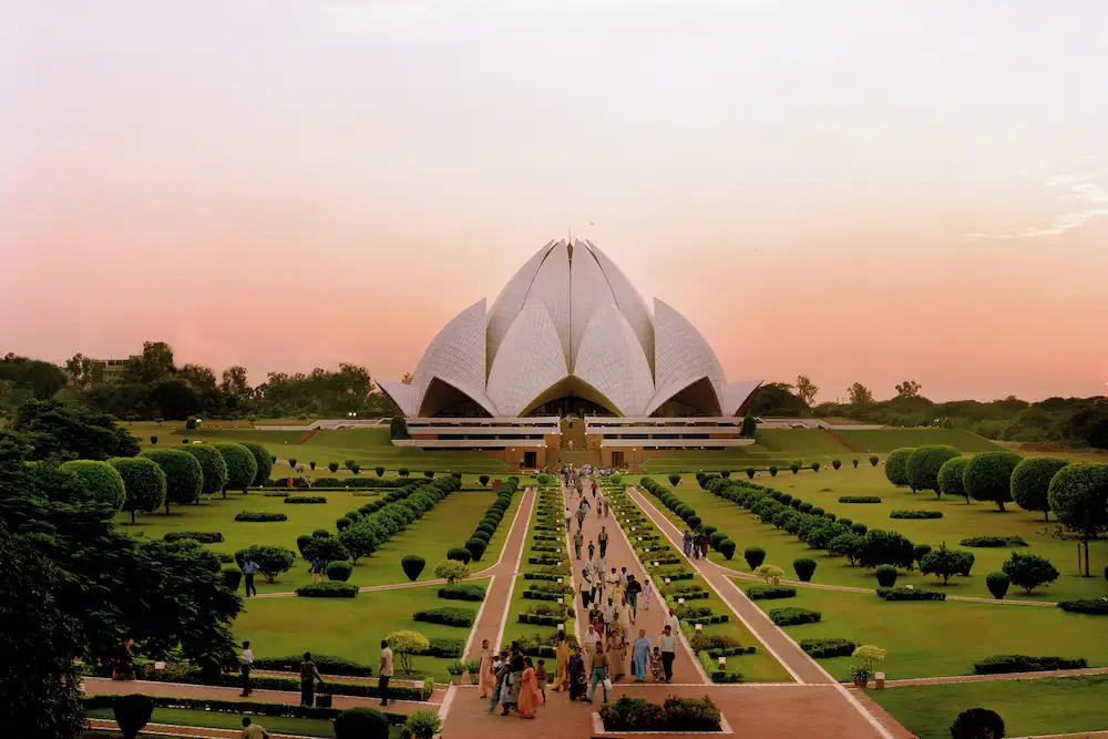 IStock 1025313432 2 EDITED Header Mobile